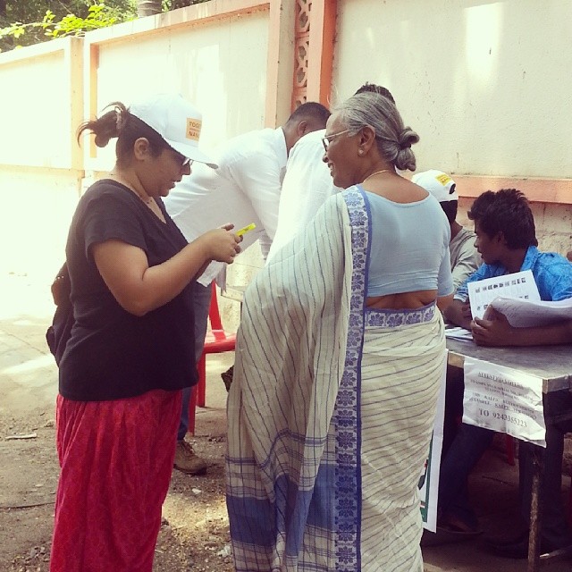 Volunteers helping to find name in Jayanagar